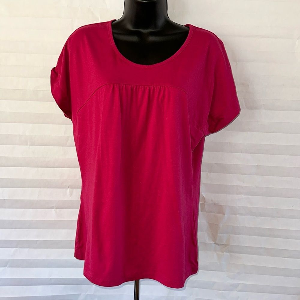 Basic Editions Women's Magenta Short Sleeve Blouse Classic Fit Size Large